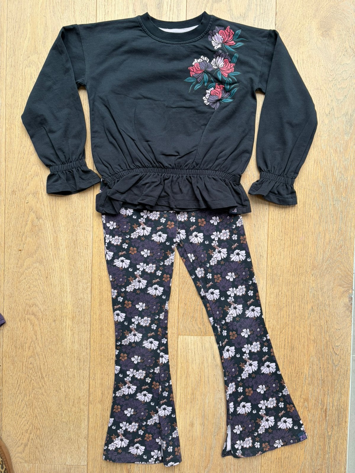 Flared broek met trui Z8 128/134 zeer goede staat!, Ophalen of Verzenden, Gebruikt, Meisje, Setje