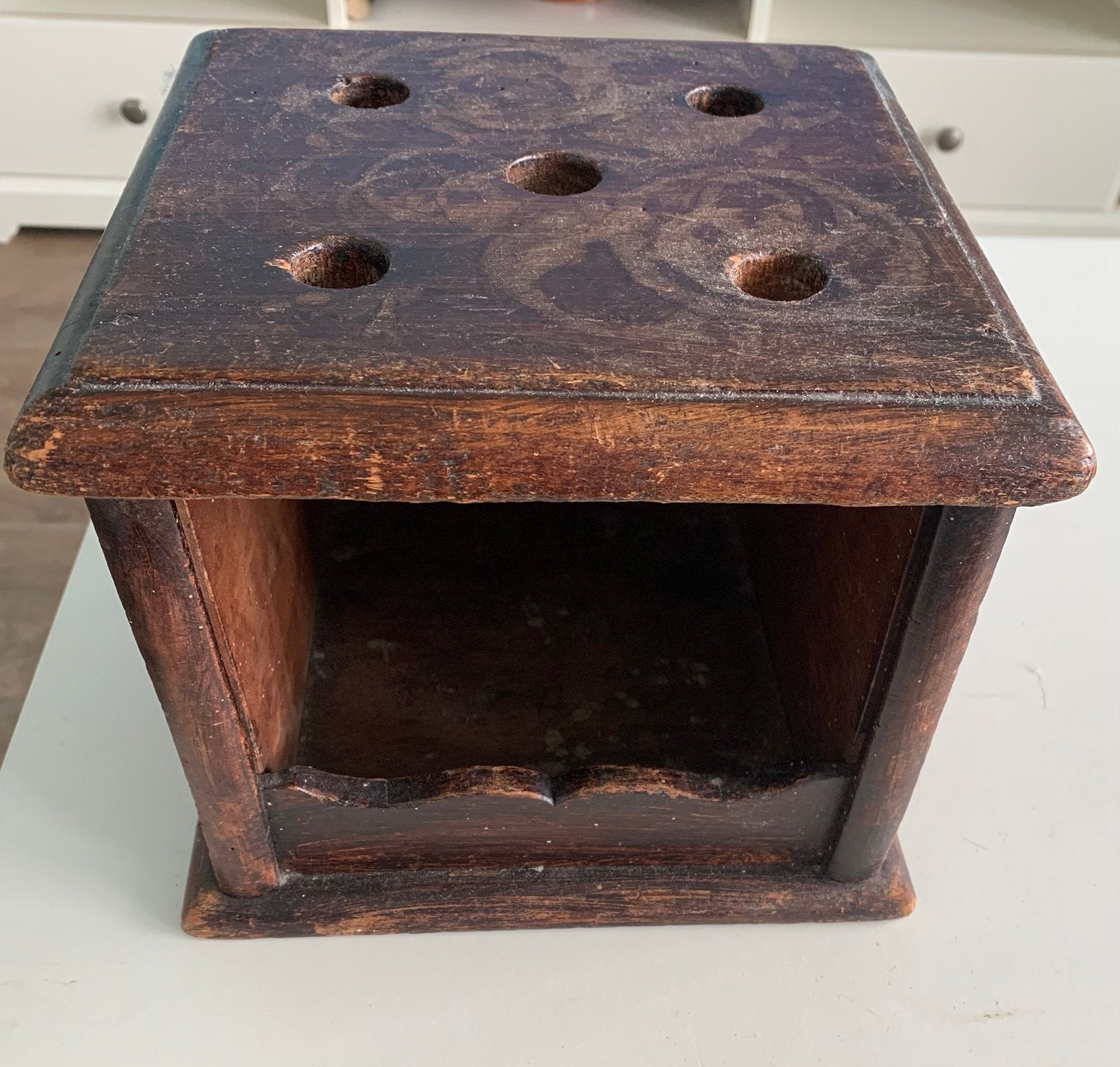 Antieke stevige houten voeten stoof, Antiek en Kunst, Antiek | Woonaccessoires, Ophalen of Verzenden