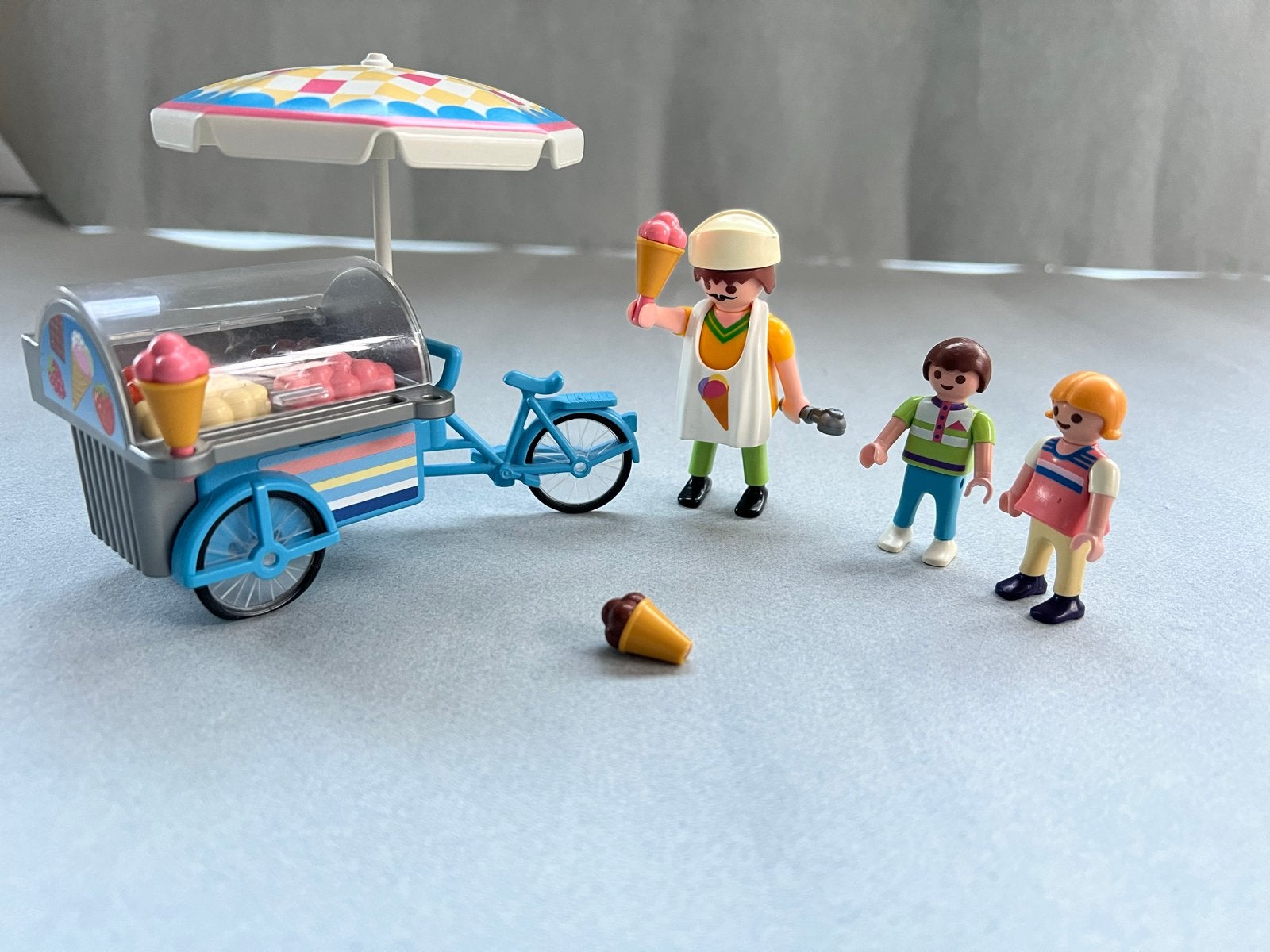 Playmobil Set 3244 Ijskar  met extra aardbeienijsje, Ophalen of Verzenden, Gebruikt, Jongen of Meisje