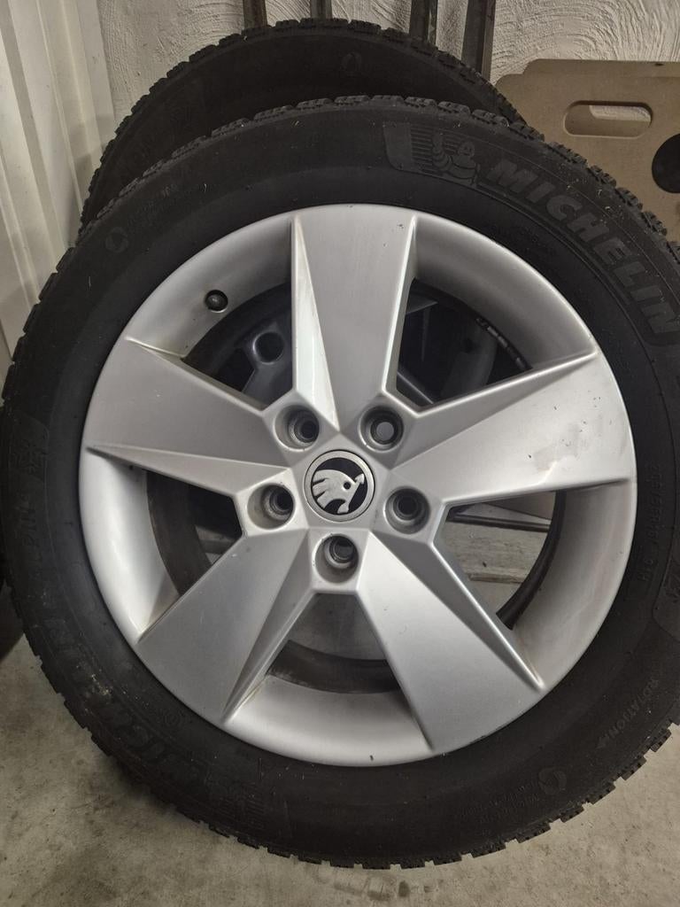 Skoda  originele velgen  met Michelin Alpin 205/55 R16, Auto-onderdelen, Banden en Velgen, Ophalen, Gebruikt, Velg(en), 16 inch