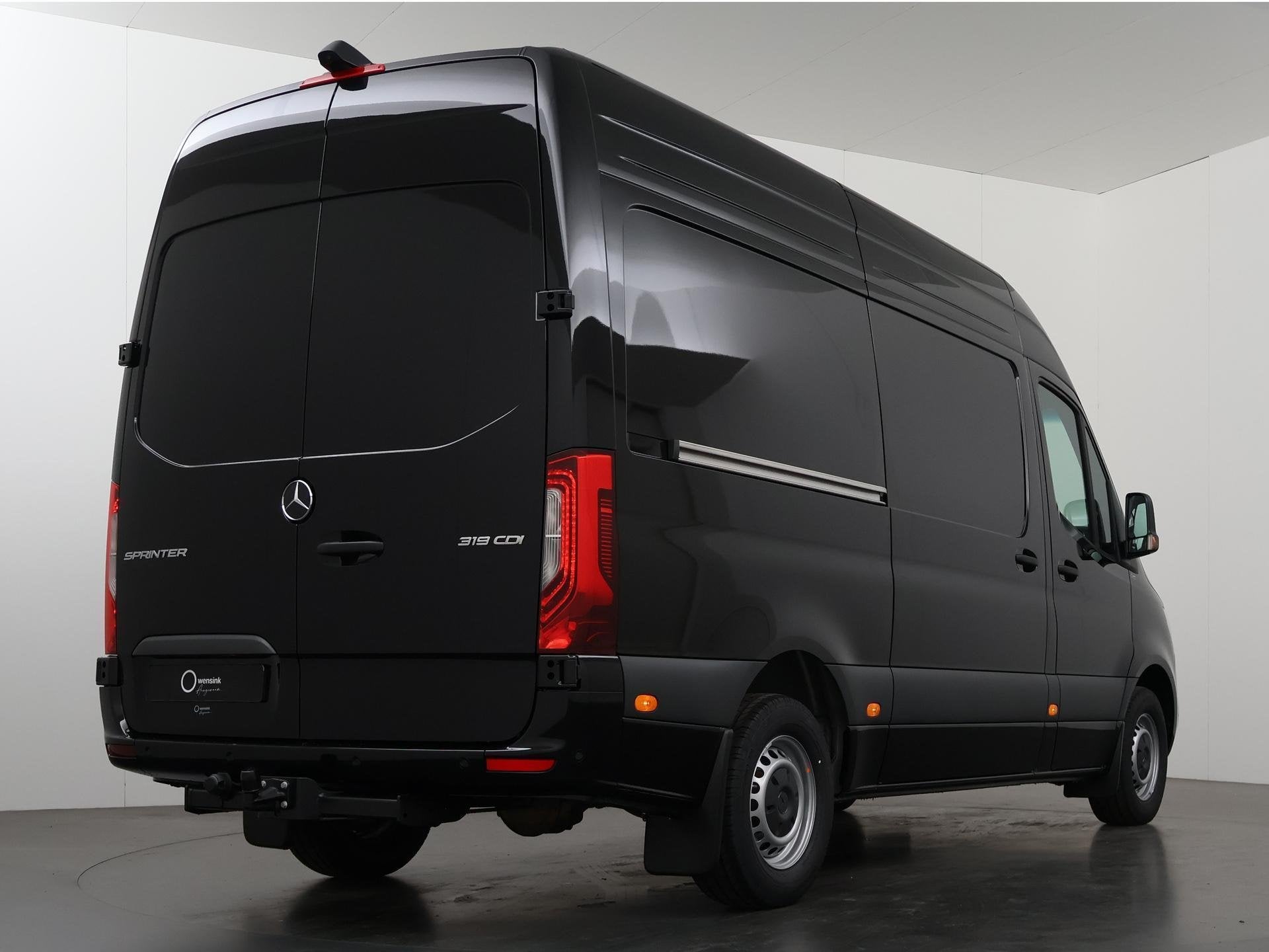 Mercedes-Benz Sprinter 319 L2H2 RWD SELECT | BPM VRIJ | LED, Automaat, Zwart, Bedrijf, Diesel