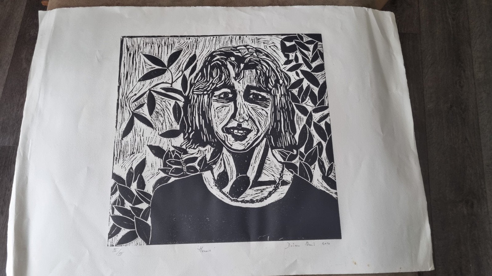 Houtsnede 'Hennie' door Doreen Bour (2014), 2000 tot heden, Origineel, Portret, Ophalen of Verzenden