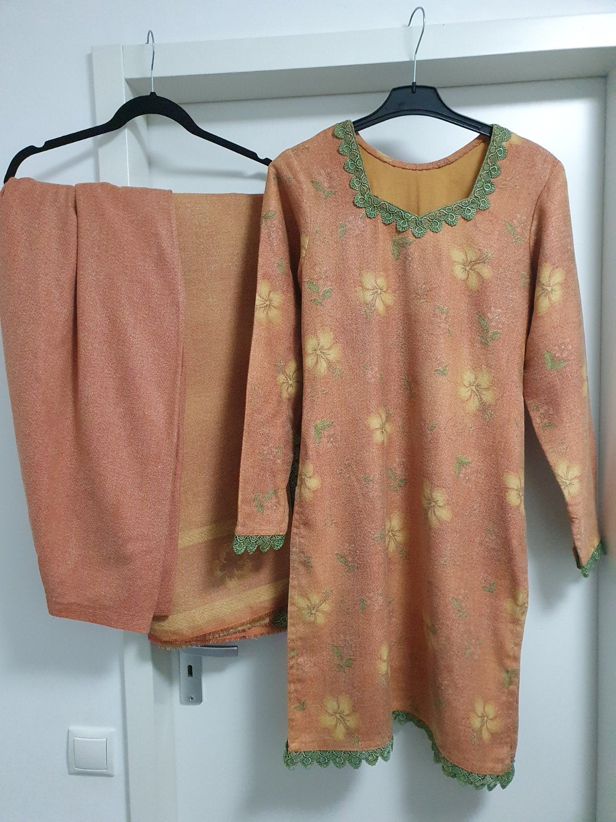 Prachtige Indiase Salwar Kameez sjaal - Zo goed als nie, Kleding | Dames, Ophalen of Verzenden, Zo goed als nieuw, Maat 36 (S)