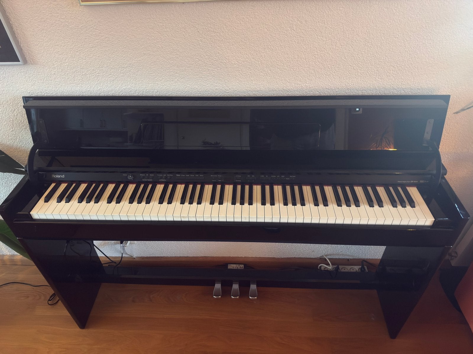 Roland DP-990R designer piano, hoogglans zwart, alles werkt, Muziek en Instrumenten, Ophalen, Zwart, Zo goed als nieuw, Piano