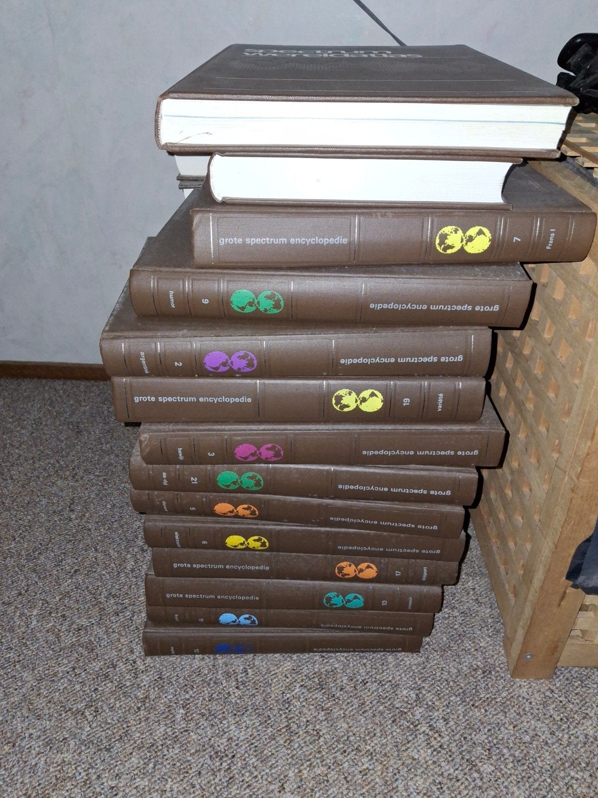 Encyclopedie en atlas Spectrum.  T.e.a.b., Boeken, Encyclopedieën, Ophalen of Verzenden, Algemeen