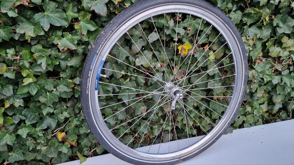 Shimano voorwiel met Swalbe band, Wiel, Toerfiets, Ophalen of Verzenden, Zo goed als nieuw