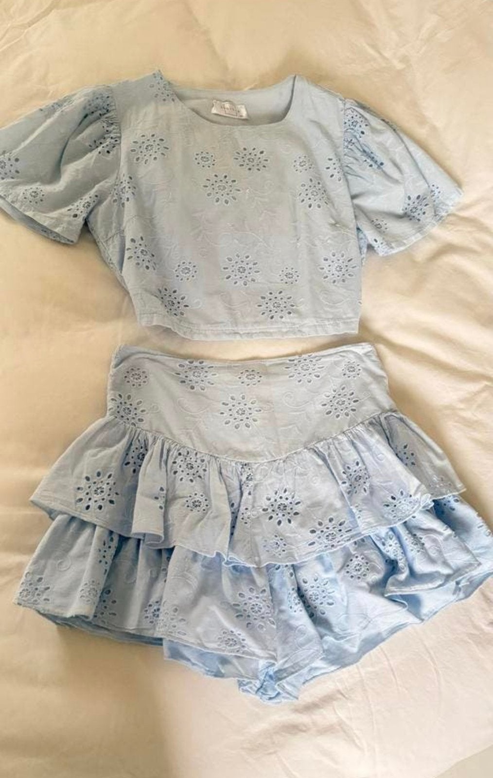 Lichtblauw broderie setje: top en rokje, Ophalen of Verzenden, Zo goed als nieuw, Blauw