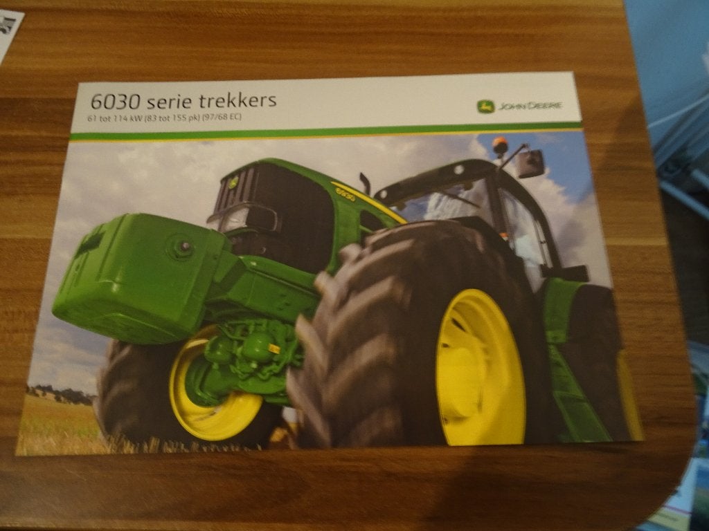 John deere 6030 seie trekkers folder, Boeken, Catalogussen en Folders, Ophalen of Verzenden, Nieuw, Folder