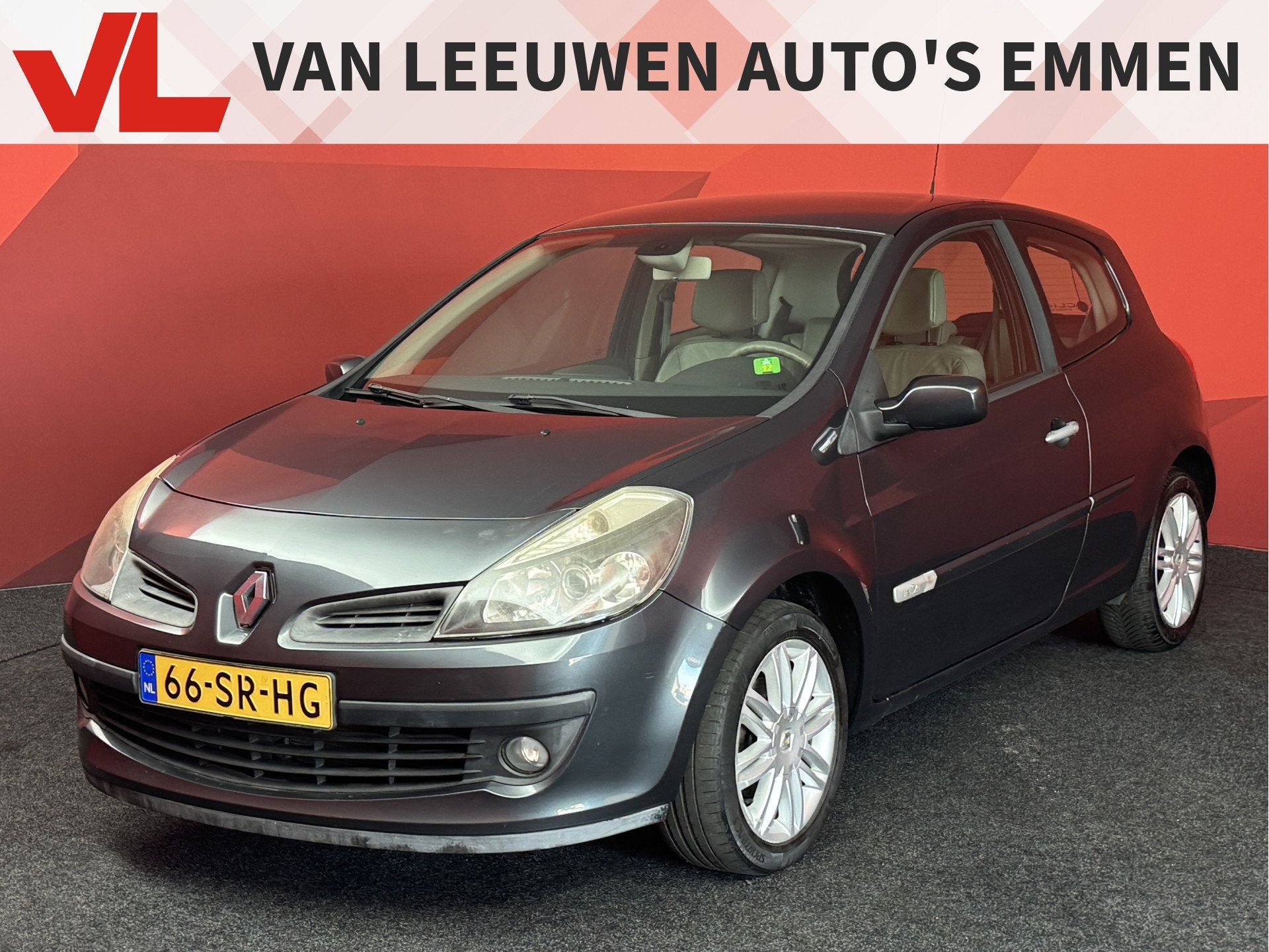 Renault Clio 1.6-16V Initiale, Auto's, Renault, Voorwielaandrijving, Gebruikt, Parkeersensor, 4 cilinders
