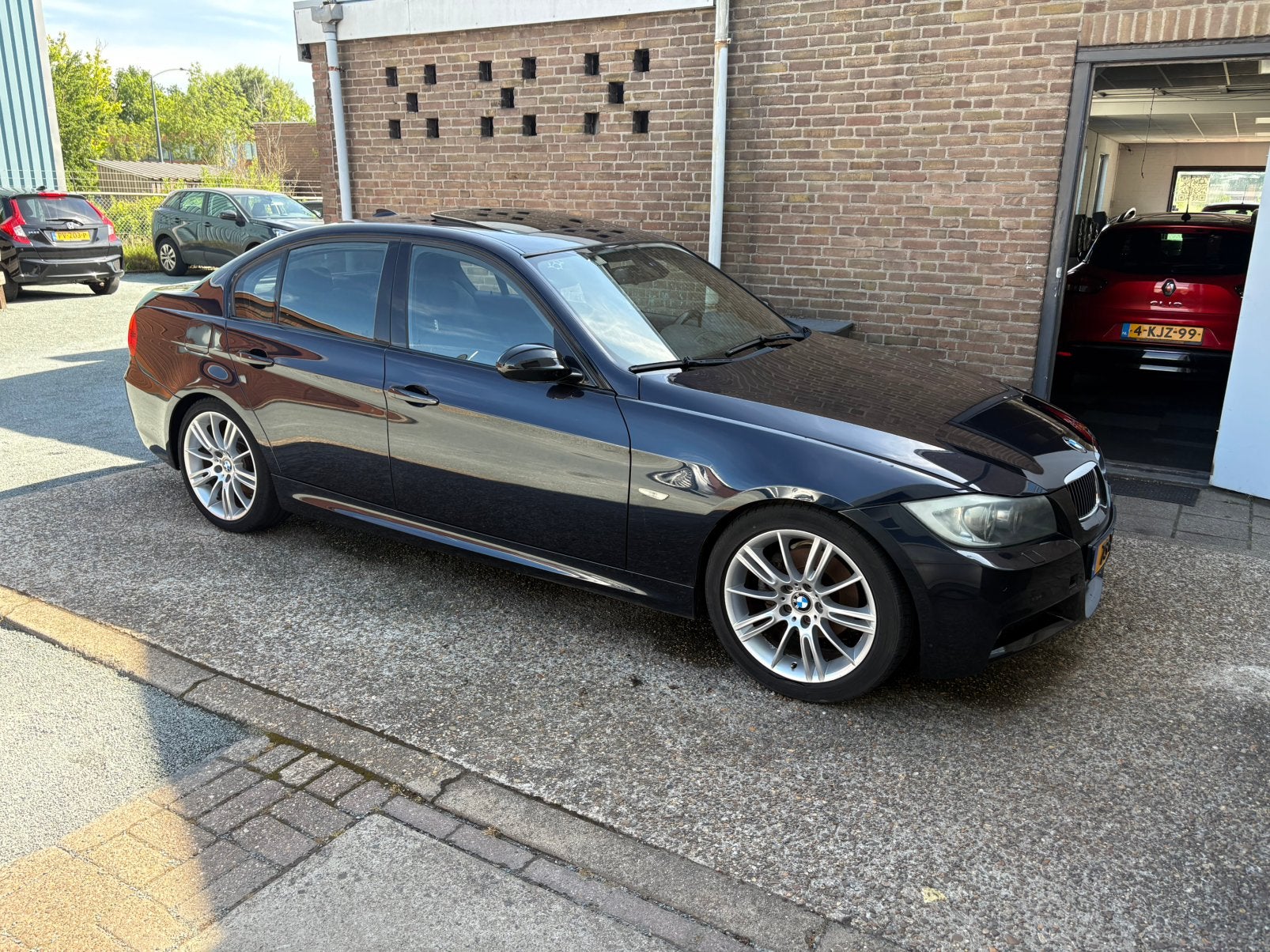 BMW 3-Serie 2.0 320 SI 2006 Zwart lees beschrijving, Zwart, 4 cilinders, Zwart, 75 €/maand