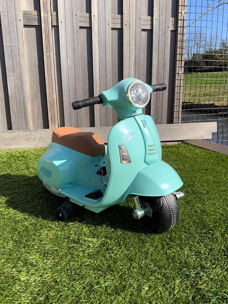 Vespa plastic kinderscooter, Kinderen en Baby's, Ophalen, Gebruikt