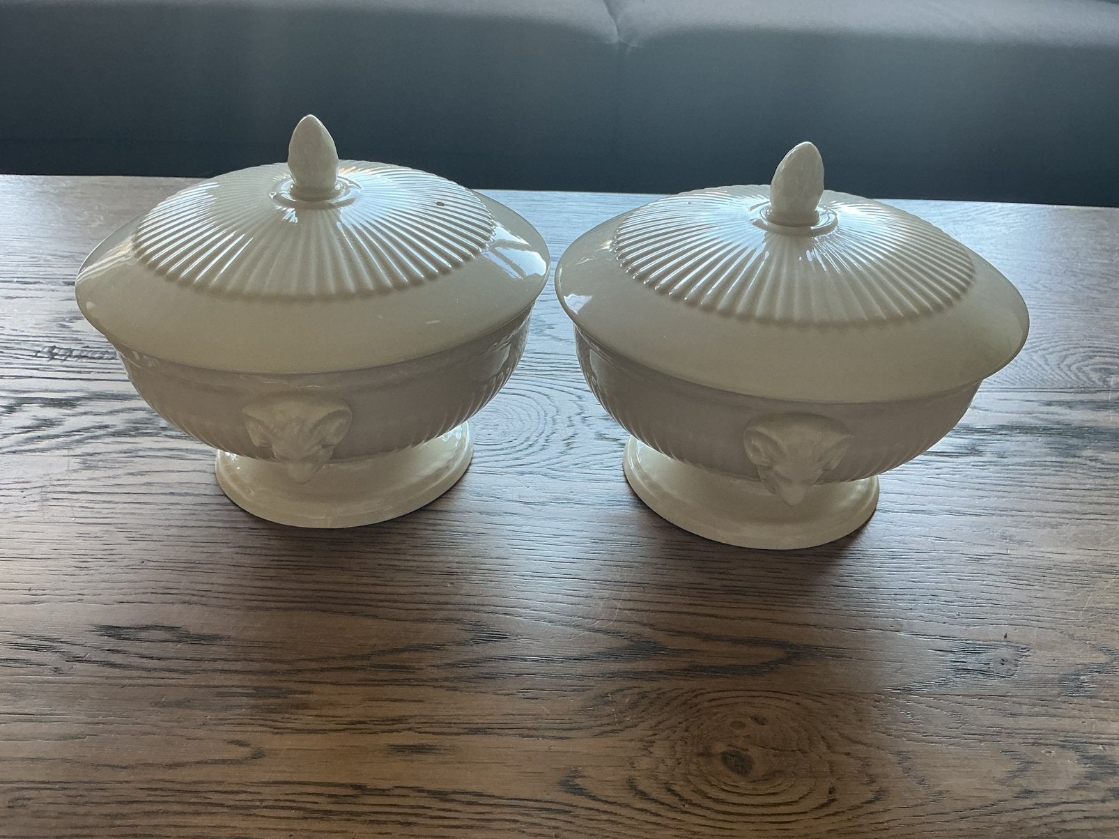 2 mooie dekschalen met deksel Wedgwood type Edme, Ophalen of Verzenden, Wedgwood, Aardewerk, Schaal of Schalen