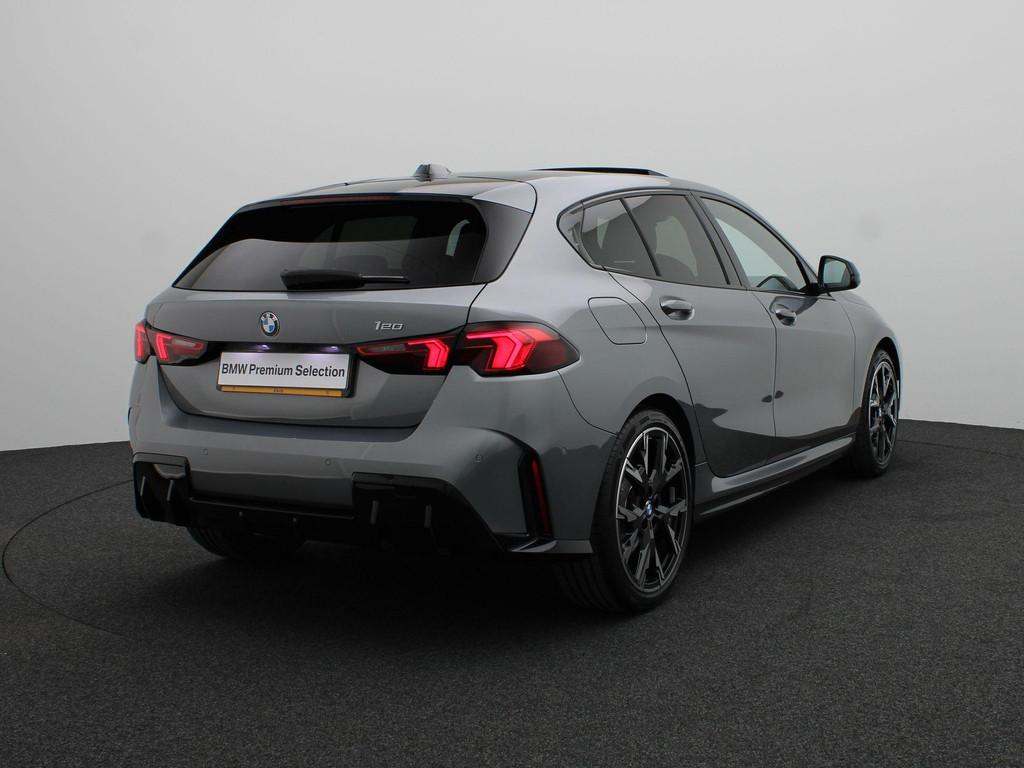 BMW 1 Serie 120 M Sportpakket | Premium Pack | Stuurwielrand, Met garantie (alle), Origineel Nederlands, Bedrijf, 19 km/l