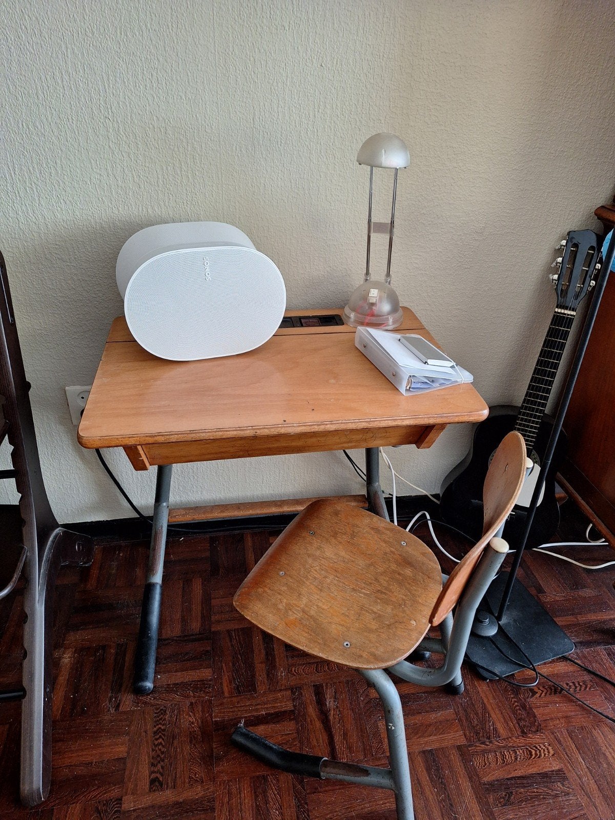 Vintage schoolbankje bureau met stoel, Ophalen, Gebruikt