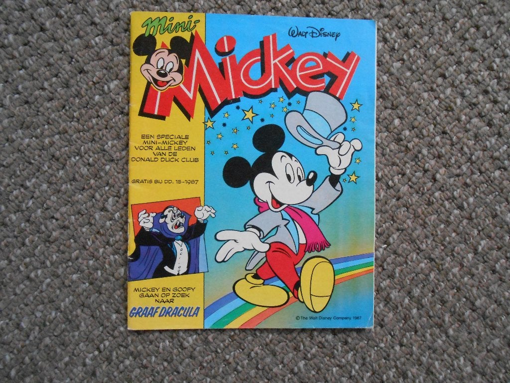 Mickey Mouse is jarig; Mickey mini Donald Duck, Ophalen of Verzenden, Mickey Mouse, Zo goed als nieuw, Overige typen