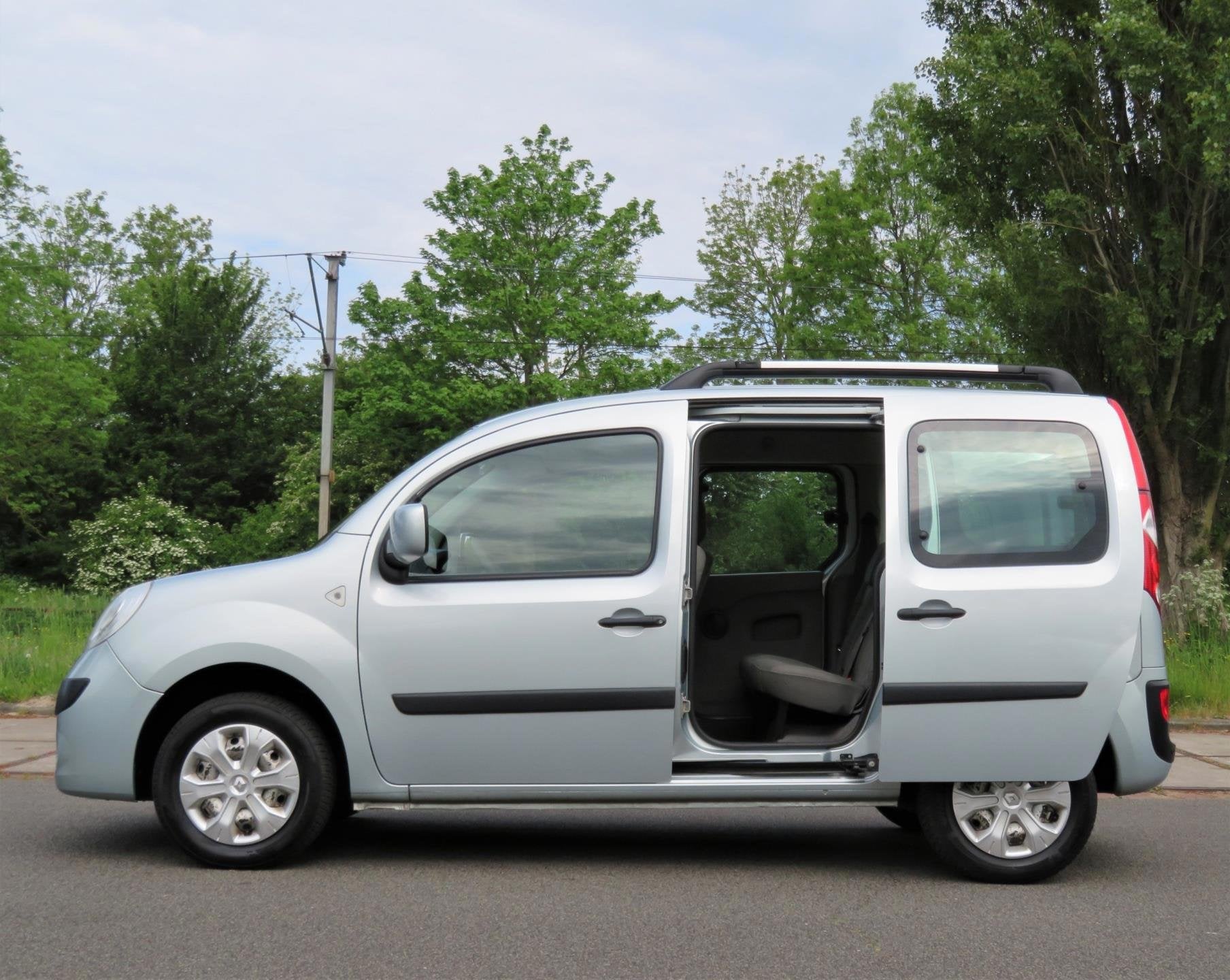 Renault Kangoo Family 1.6 Expression | Airco | Trekhaak, Stof, Gebruikt, 4 cilinders, Bedrijf