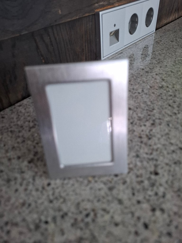 FOTOLIJSTJE VOOR PASFOTO  AFM. 9 X 6 1/2 CM, Ophalen of Verzenden, Zo goed als nieuw