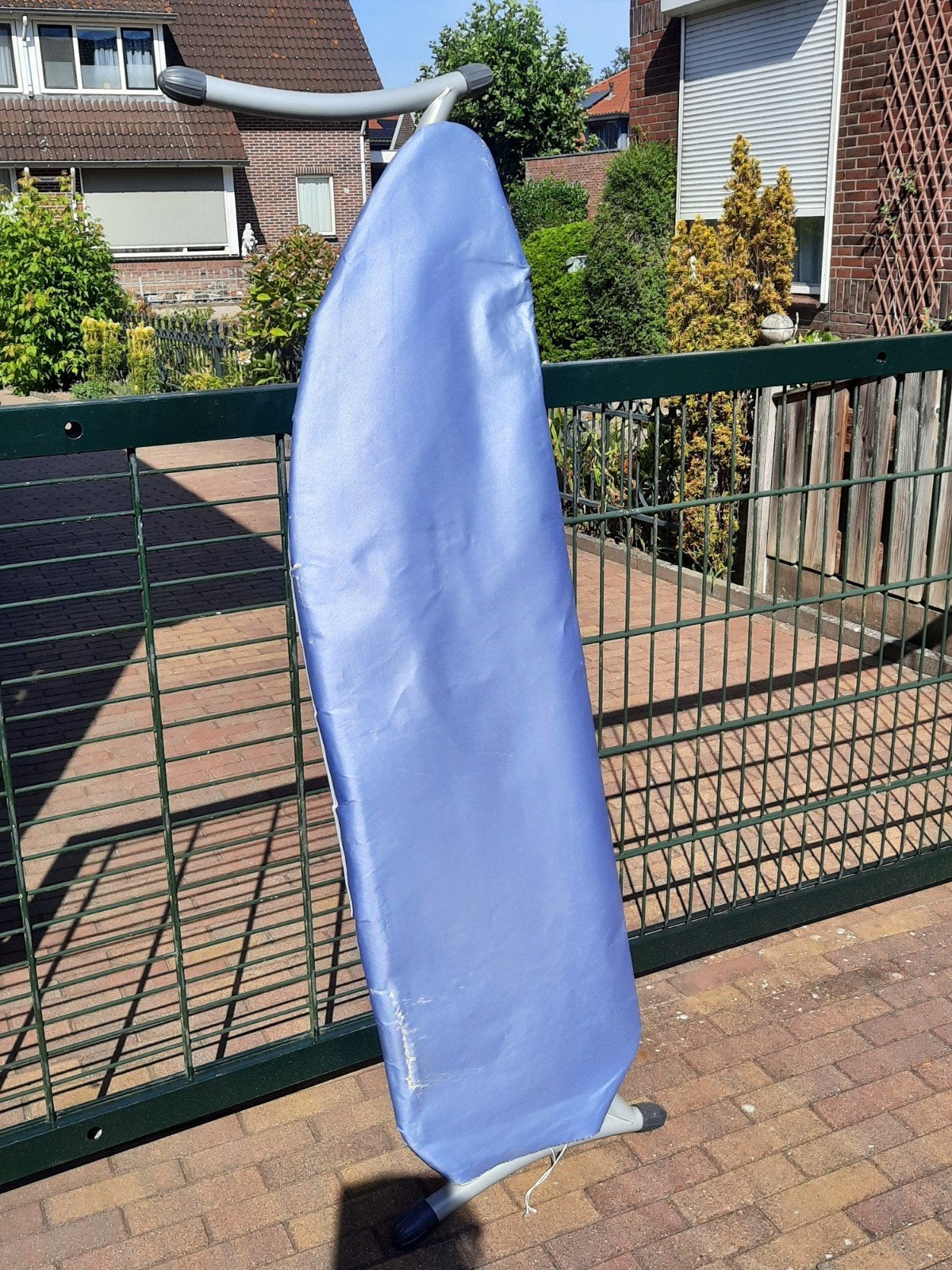 Strijkplank met blauwe hoes, Ophalen, Gebruikt