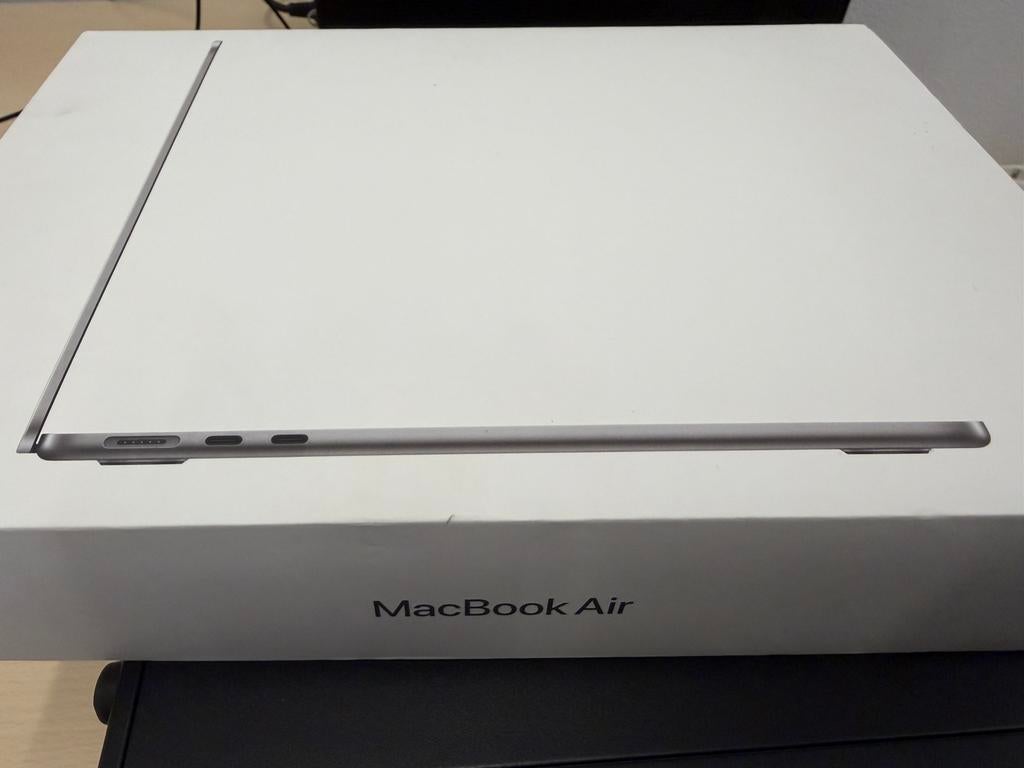 macbook air M3 16GB RAM 256GB SSD NIEUW mdm, 256 GB, Qwerty, 13 inch, Nieuw