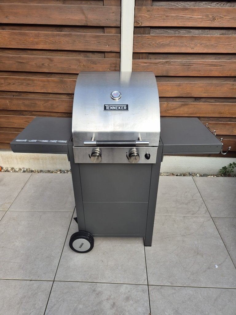 Tenneker gasbarbecue 2 branders met gasfles en accessoires, Ophalen, Gebruikt, Tenneker