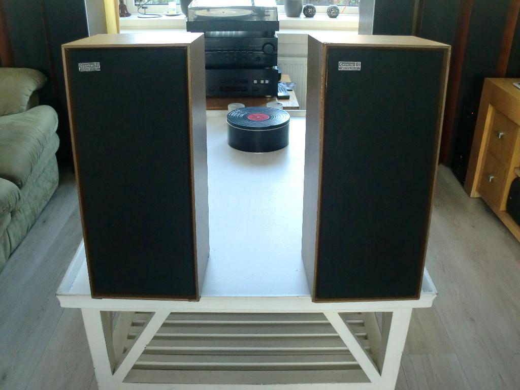 Celestion Ditton 15XR gebruikte staat te beluisteren.