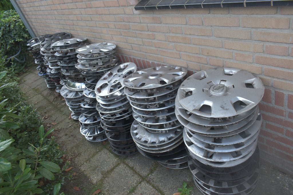 Partij wieldoppen universeel en wat merk, Auto diversen, Ophalen, Gebruikt