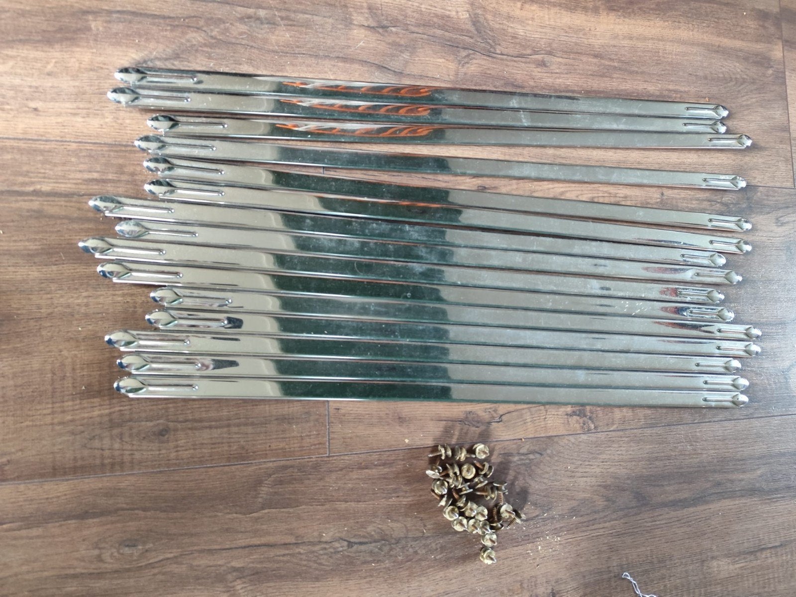 15x Metalen traploper roedes 78cm met 26 Schroeven, Doe-het-zelf en Verbouw, Ophalen of Verzenden, Gebruikt, 250 mm of meer, Overige typen