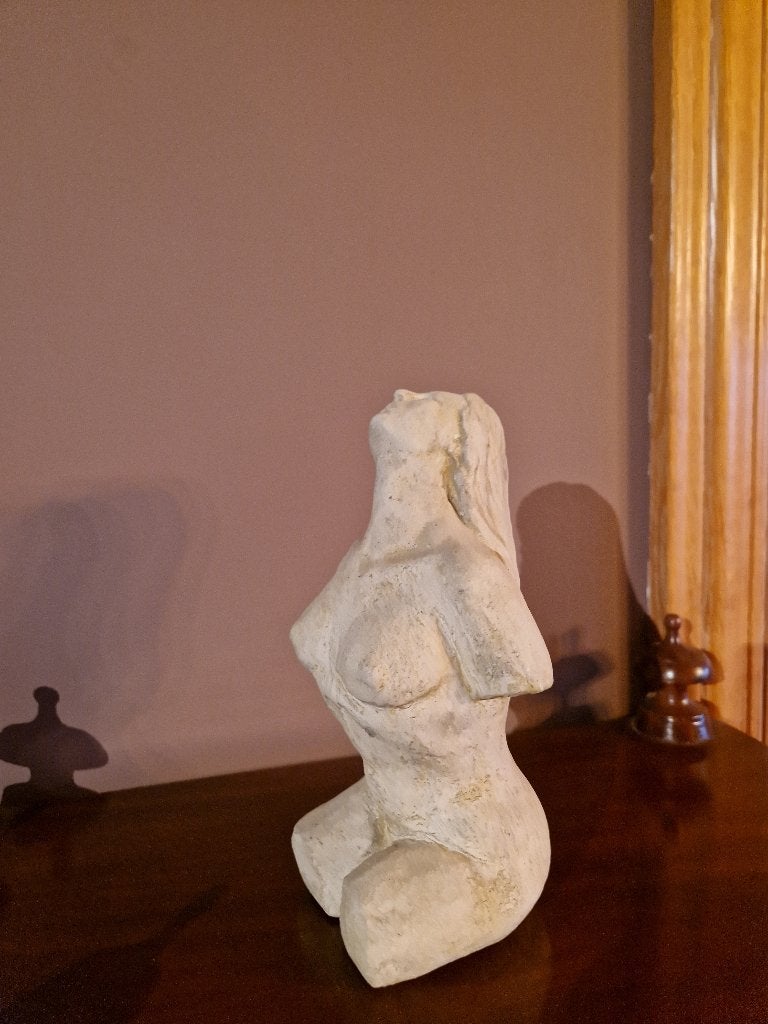 Toon Gielen - marmeren Vrouwenbuste, Ophalen of Verzenden, Handgemaakt, 20 - 50 cm, Steen of Keramiek
