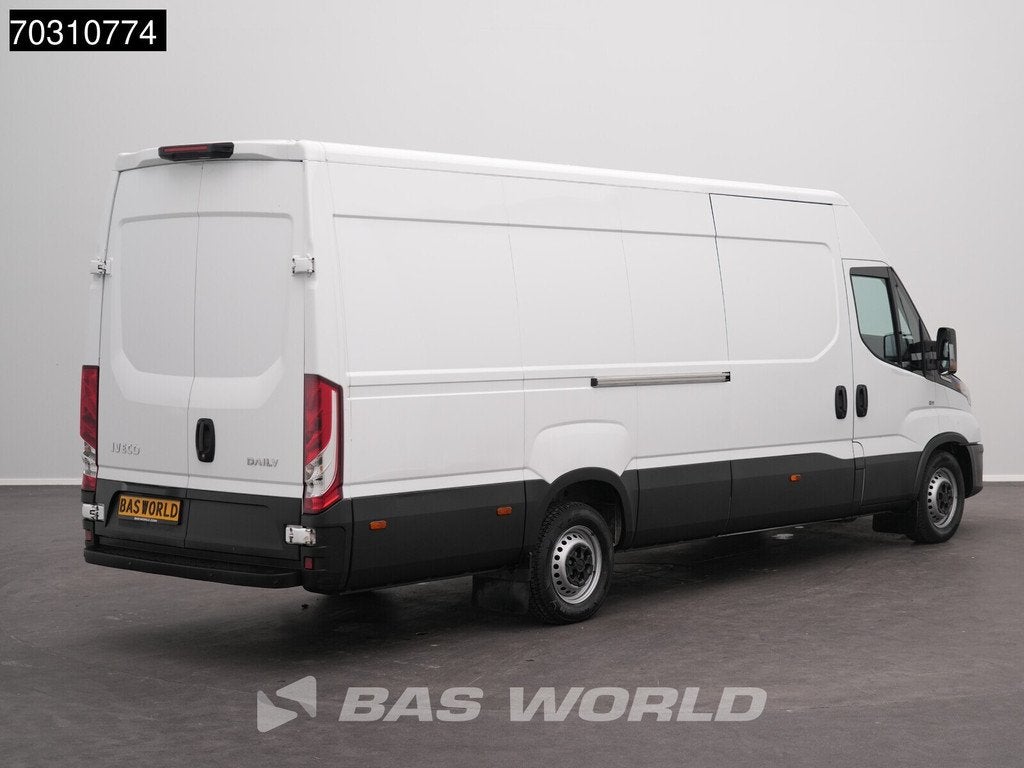 Iveco Daily 35S16 Automaat 160PK L3H2 3,5t Trekgewicht Airco, Auto's, Automaat, Stof, Gebruikt, Euro 6