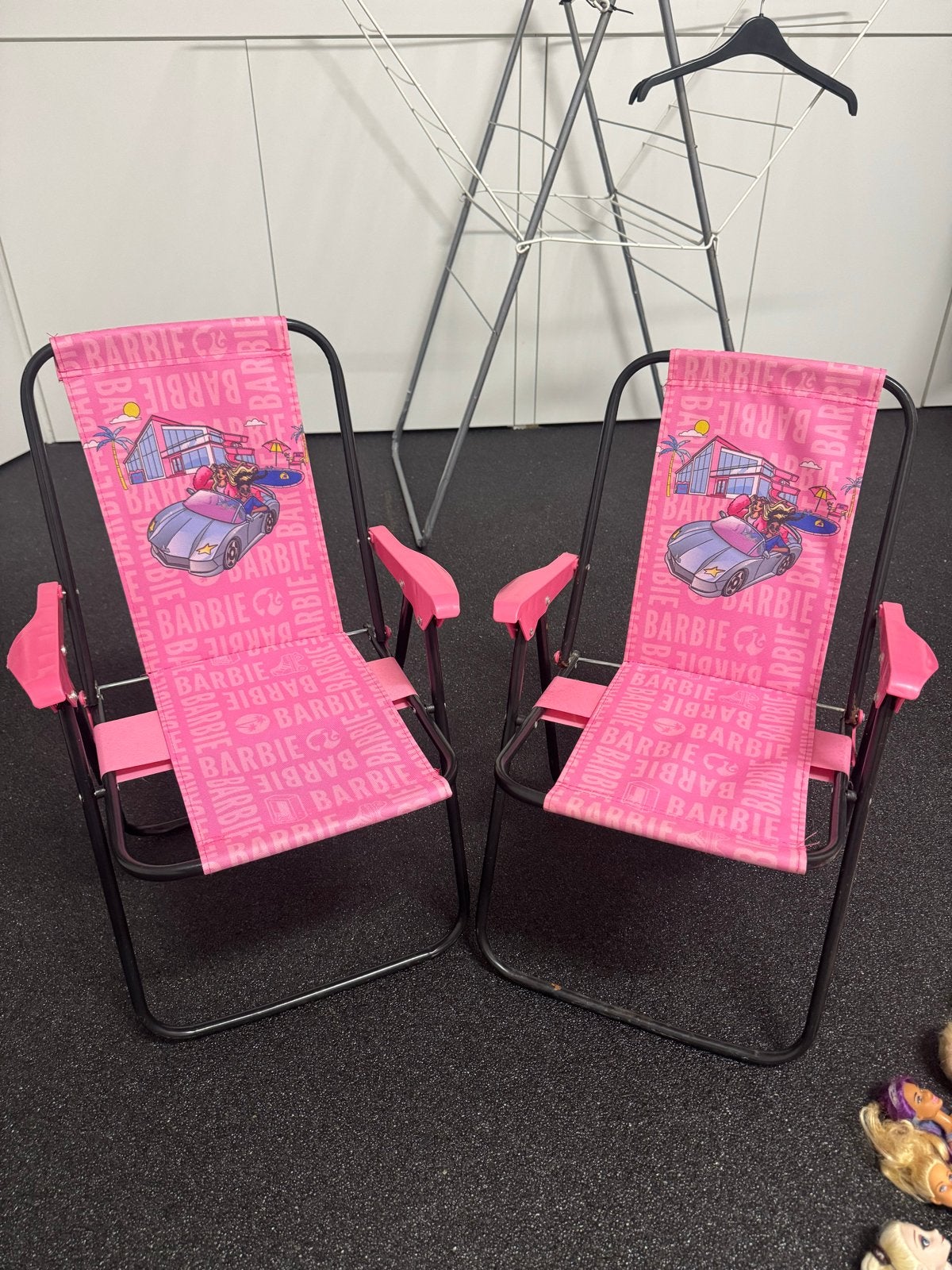 2 Barbie kinderstoelen - roze opvouwbare stoeltjes, Ophalen of Verzenden, Gebruikt, Overige typen