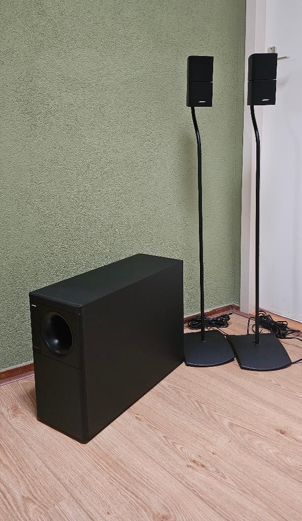 Bose Acoustimass 5 serie III met 2x2 speakers op standaard, Ophalen, Zo goed als nieuw, Bose, 120 watt of meer