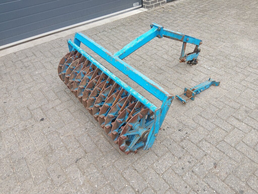 Lemken Crosskill Rol 130 cm breed passen aan Variopack voren, LEMKEN Gmb, Info@lemken.com, Weseler Straße 5
46519  Alpen, DE