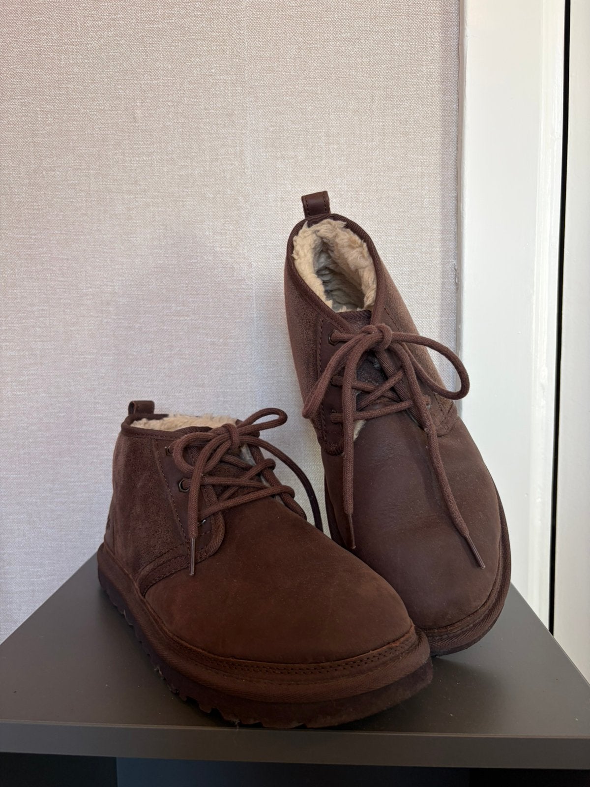 Ugg Uggs sneakers schoenen UGG uggs schoenen 42 Neumel, Ophalen of Verzenden, Zo goed als nieuw, Bruin, Sneakers of Gympen