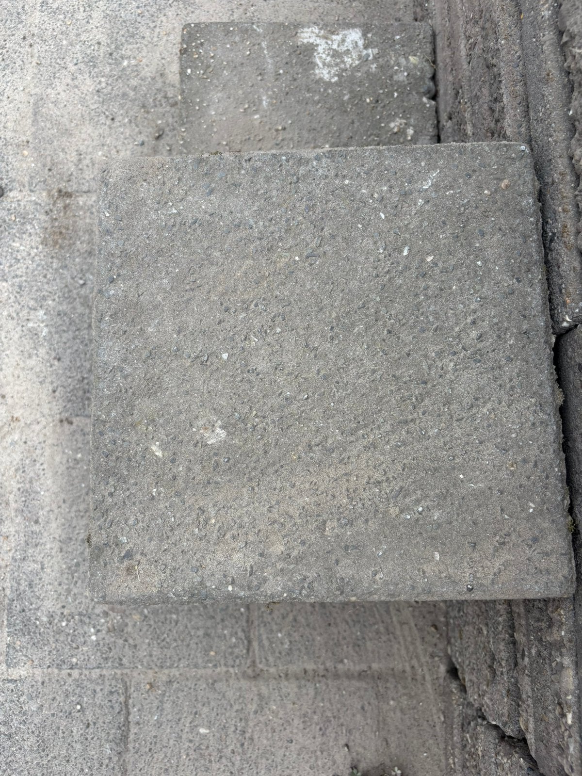 Betontegels 30x30 gratis af te halen, Ophalen of Verzenden, Gebruikt