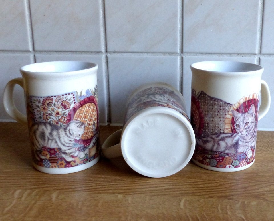 Engelse kattenbekers 3 stuks made in England poezenbekers, Ophalen of Verzenden, Zo goed als nieuw, Overige stijlen, Kop(pen) en/of Schotel(s)