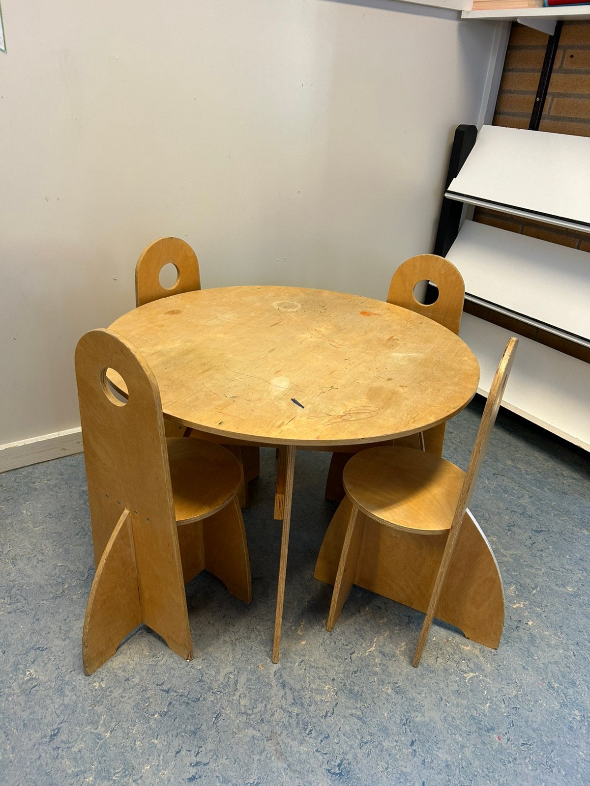 Set tafel met stoeltjes, Kinderen en Baby's, Kinderkamer | Tafels en Stoelen, Ophalen, Gebruikt, Tafel(s) en Stoel(en)