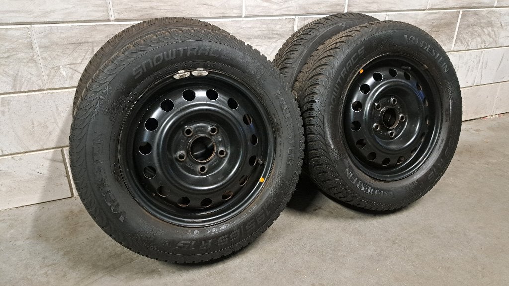 Winterbanden i30 Ceed Cerato Venga Mazda 3 Ioniq 195/65/15, Gebruikt, 15 inch, Banden en Velgen, Personenwagen