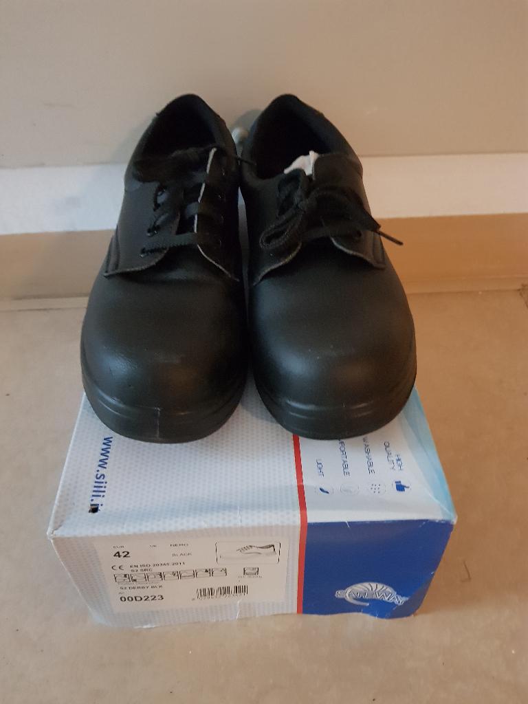 Werkschoenen maat 42 Nieuw 20,-, Ophalen, Nieuw