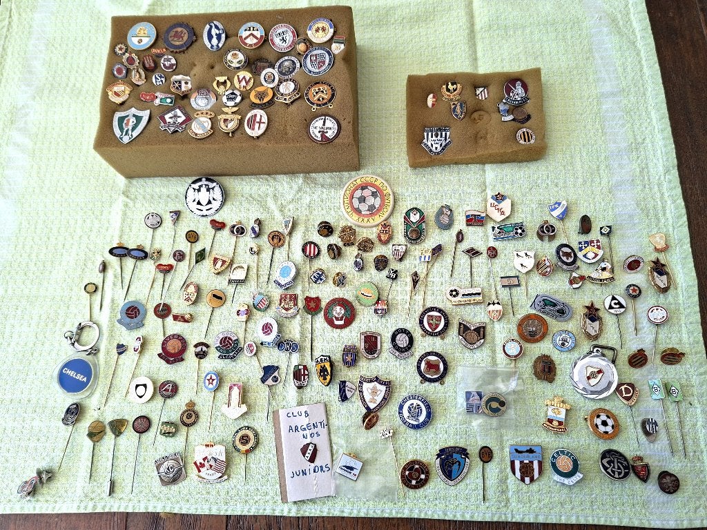 Speldjes van Voetbal  clubs, Verzenden