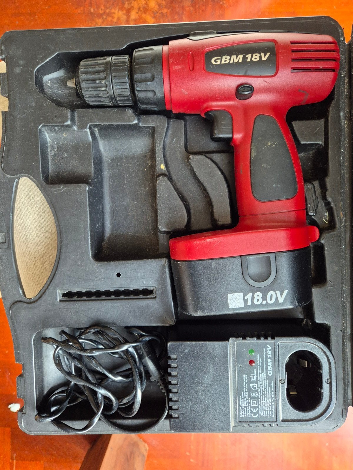 Accuboormachine 18V met oplader en koffer (accu defect), Ophalen of Verzenden, Gebruikt, Minder dan 400 watt, Boormachine