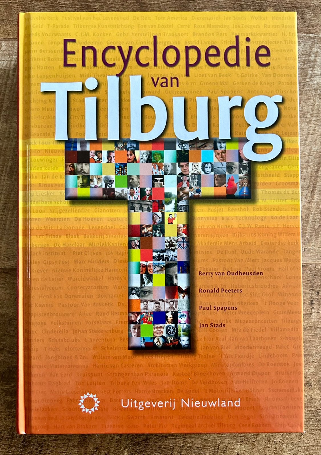 Encyclopedie van Tilburg, Ophalen of Verzenden, 19e eeuw, Zo goed als nieuw