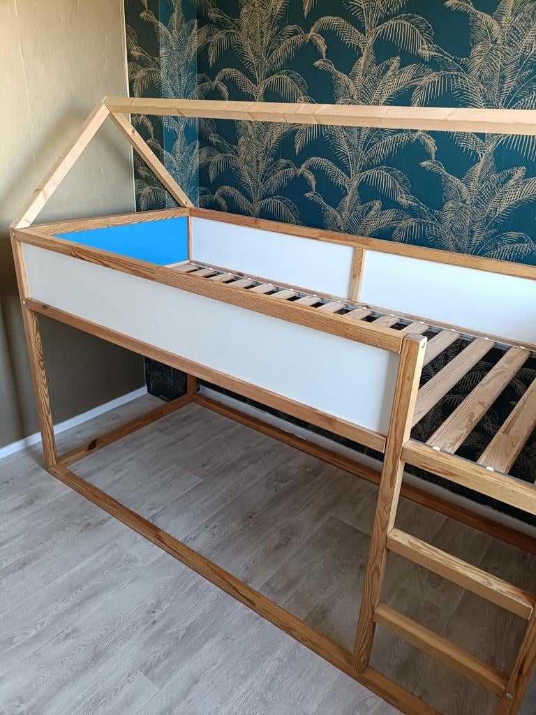 IKEA KURA bed met speels dakje – 2-in-1- half hoogslaper, Ophalen, 85 tot 100 cm, Gebruikt, Lattenbodem