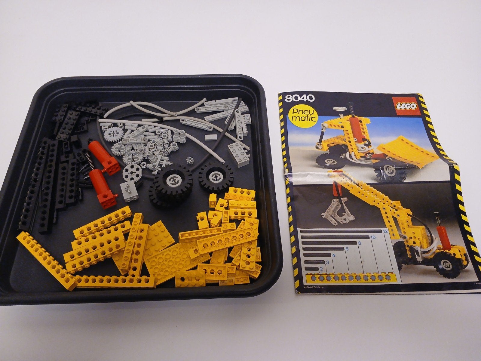 Lego technic 8040 universal building set met boekje, Ophalen of Verzenden