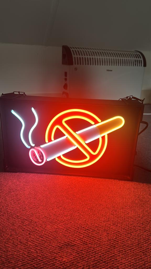 Neon hangbord met gas, Ophalen of Verzenden, Zo goed als nieuw, Lichtbak of (neon) lamp