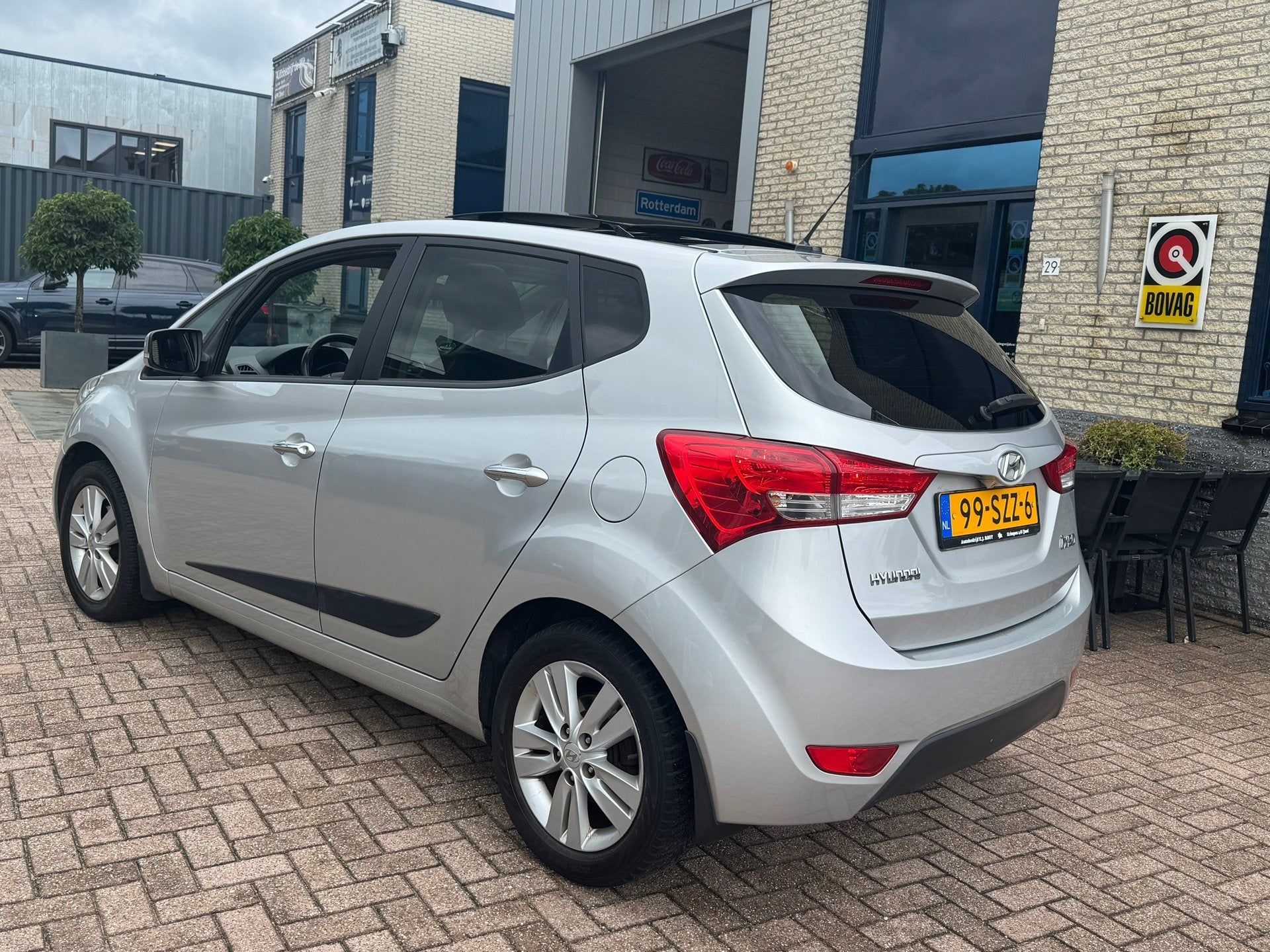 Hyundai Ix20 1.6i i-Catcher- pano dak- automaat-navi-leer, Auto's, Hyundai, 4 cilinders, Bedrijf, IX20, 550 kg