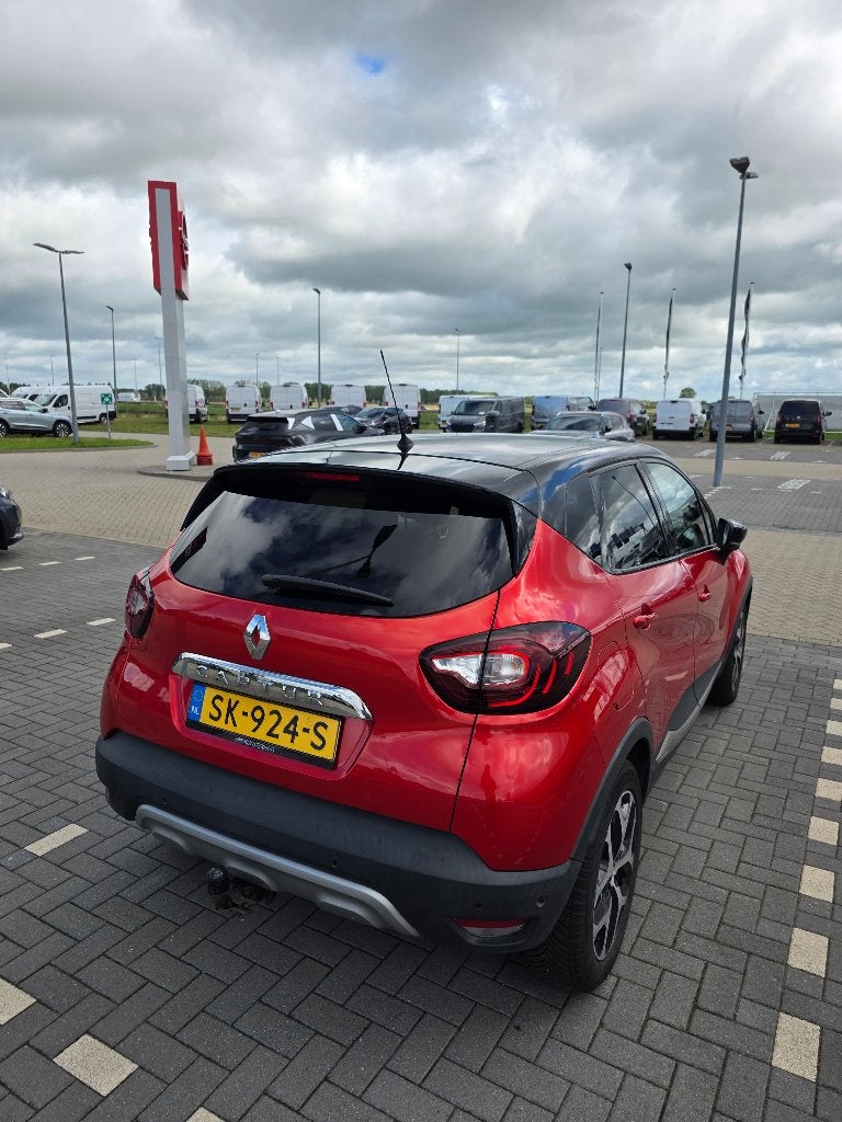 Foto 14 van Renault Captur 0.9 TCe Intens Camera Trekhaak CarPlay Cruise