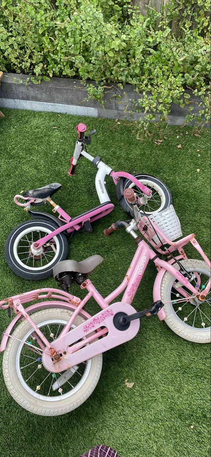 GRATIS Kinderfietsen: Roze Cooper en Wit/Roze Loopfiets, Fietsen en Brommers, Ophalen of Verzenden, Gebruikt, Terugtraprem, Minder dan 16 inch