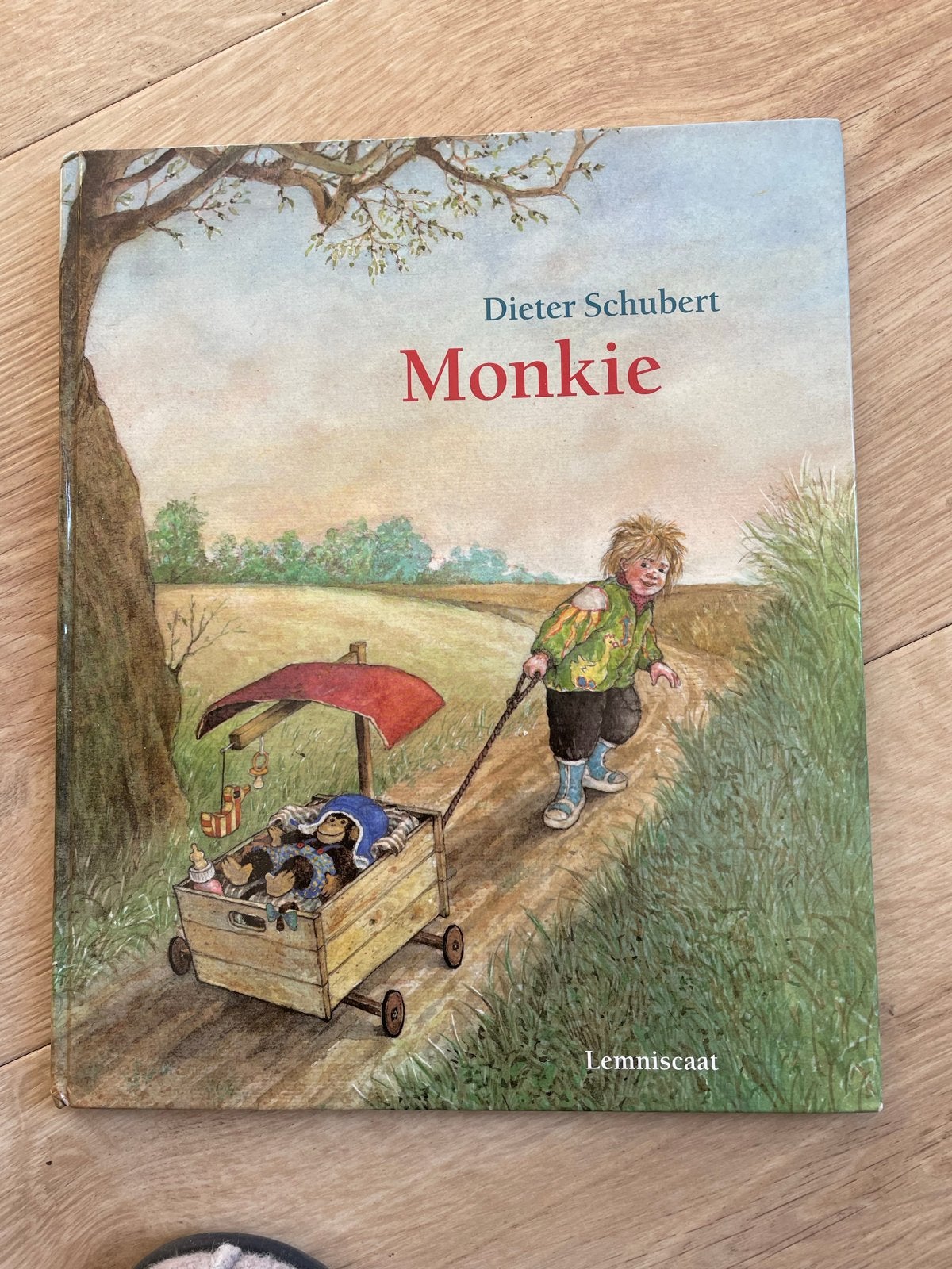 Monkie - Dieter Schubert (Kinderboek), Boeken, Ophalen of Verzenden, Gelezen, Fictie algemeen