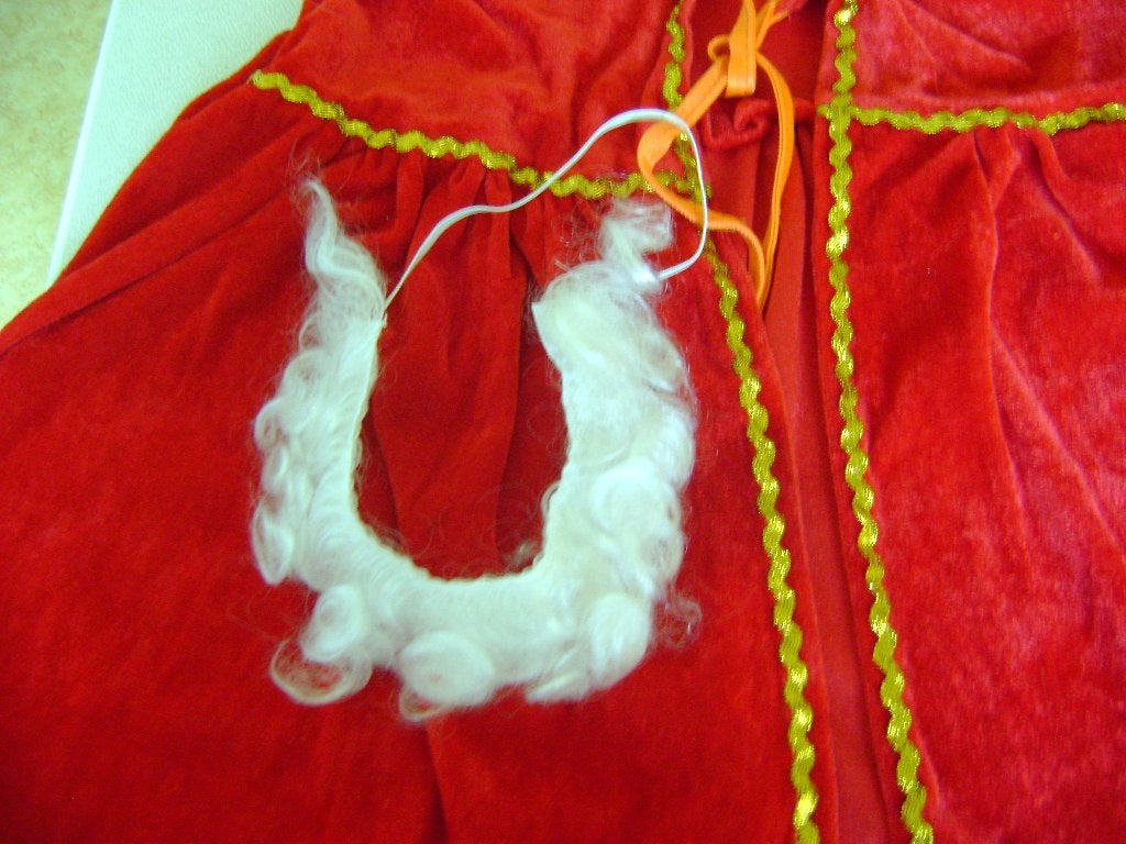 3del velourse sintcape met goud afgezet baard en mijter 3/4j, Diversen, Sinterklaas, Ophalen of Verzenden, Zo goed als nieuw