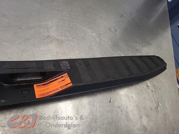 Bekleding achterinstap van een Mercedes Sprinter, Gebruikt, -, Ophalen of Verzenden, -